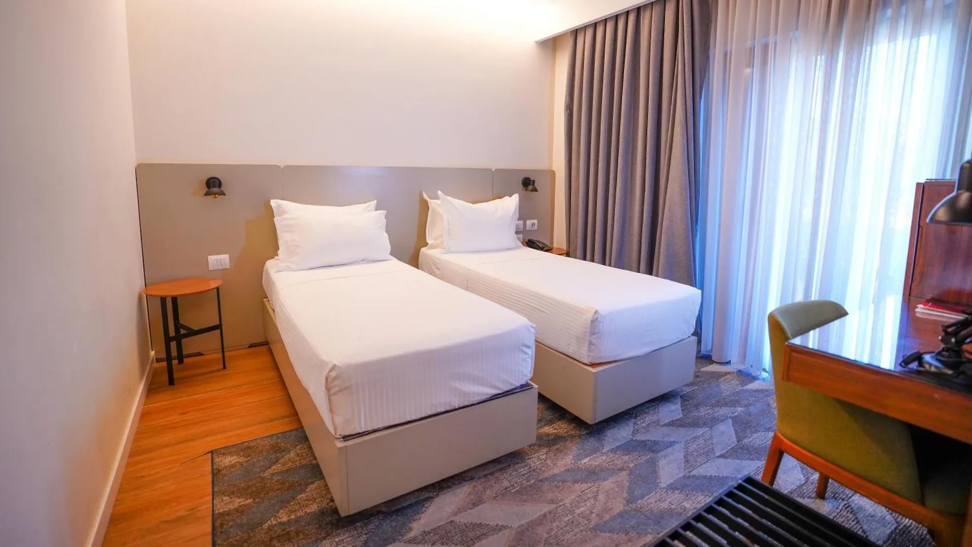Hotel Theatro- City Center Tirana